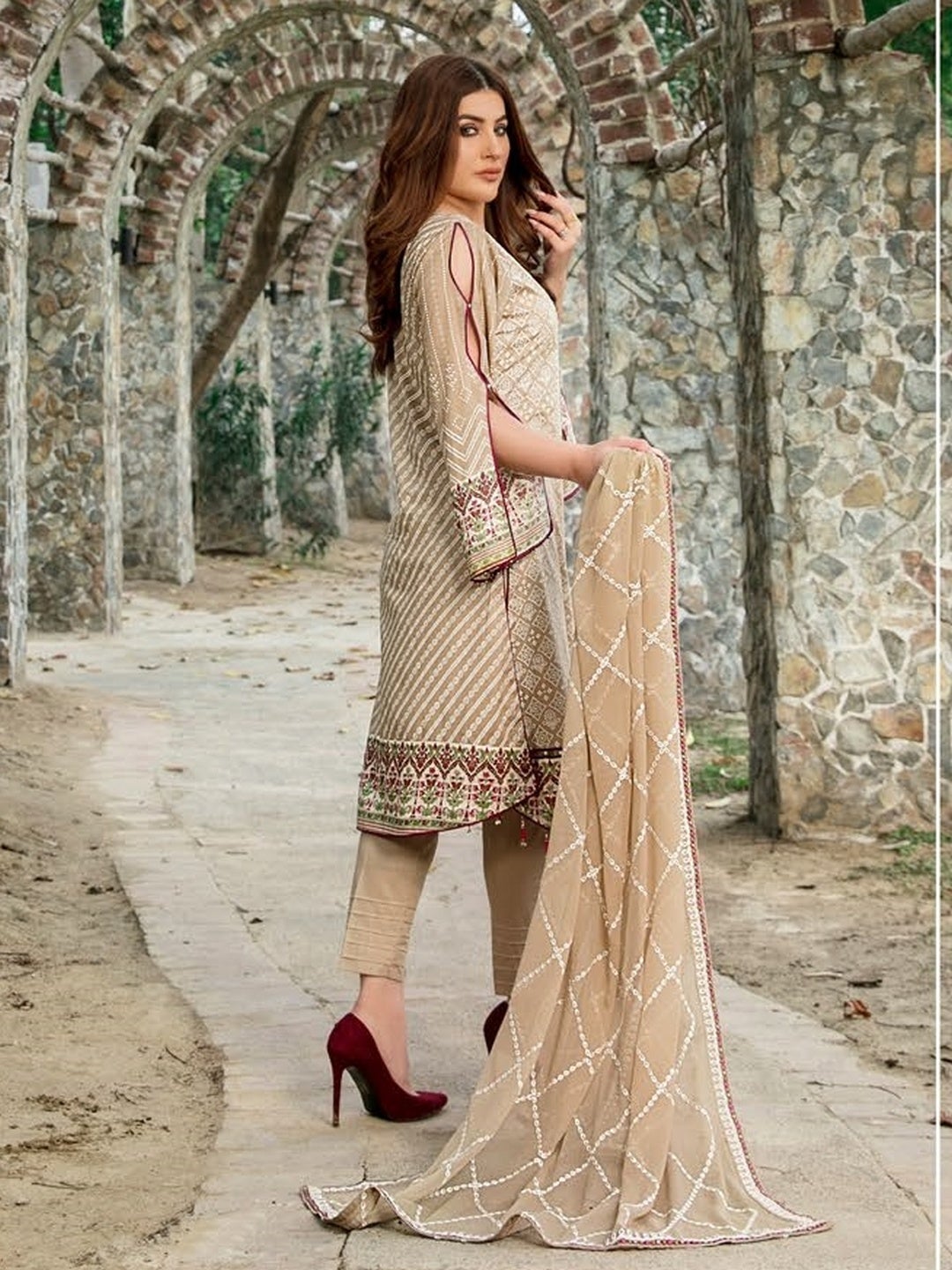 New Salwar Kameez Pakistani Party Wear Dress 01 - SareesWala.com